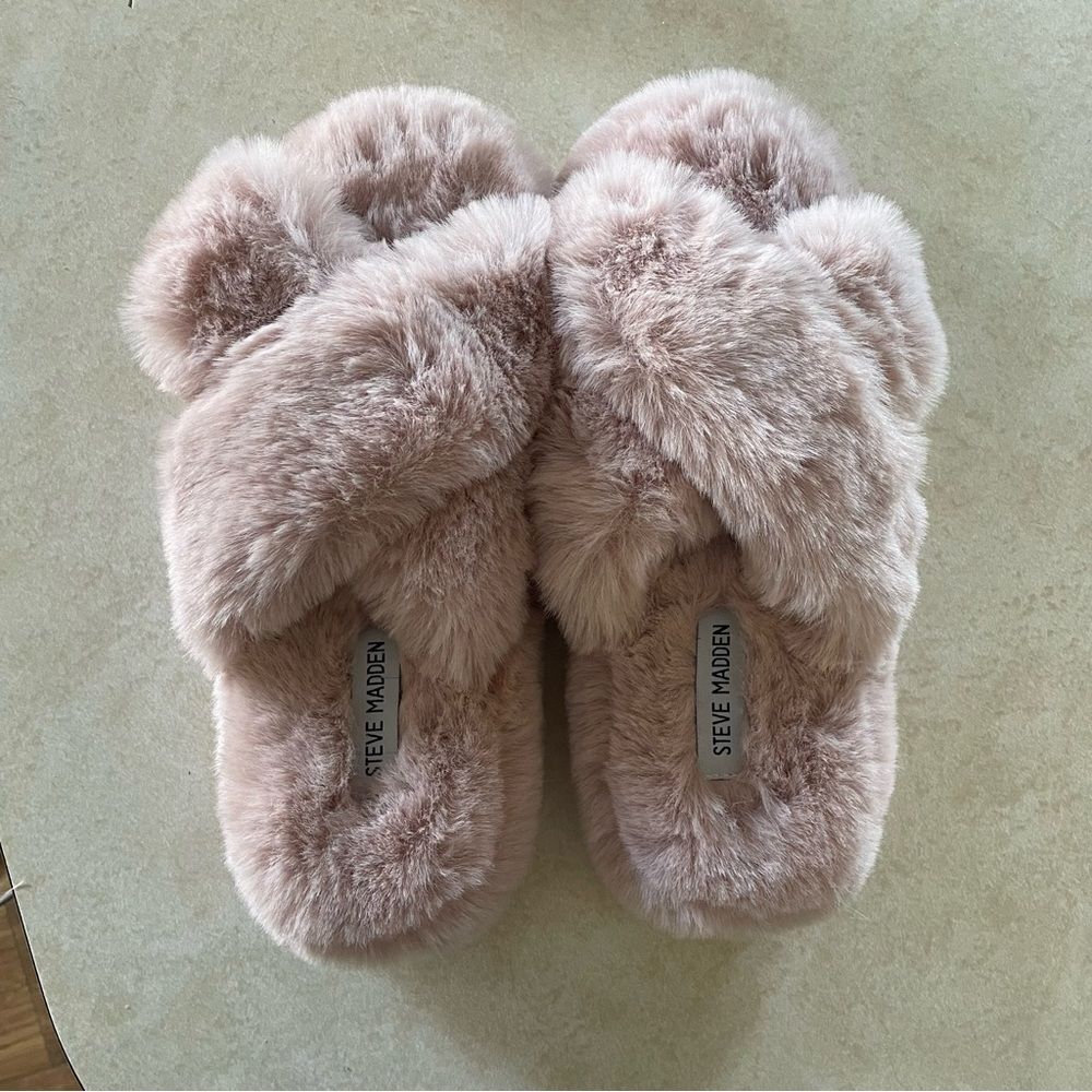 Steve Madden Blush Pink Slippers size 9/10 new without tags Faux fur soft comfy - Picture 5 of 5